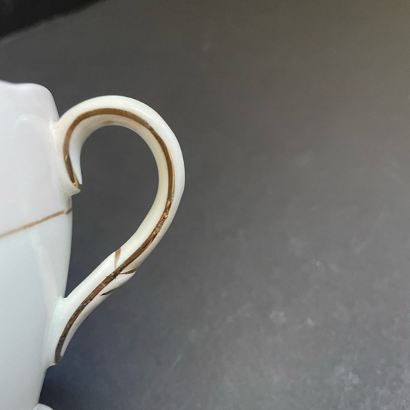 Foley bone china vintage footed teacup - Picture 4 of 9